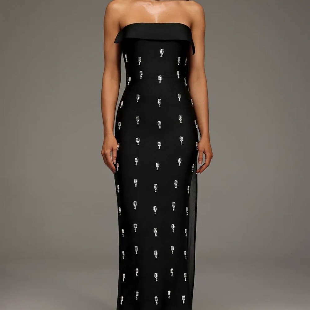 Chic Black Strapless Evening Gown